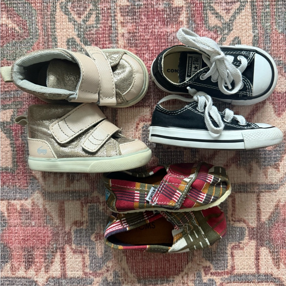 Toddler shoes sizes 4-5 bundle - Picture 2 of 10